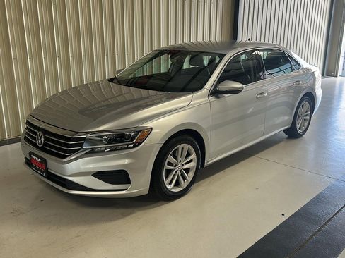 Used 2020 Volkswagen Passat 2.0T SE FWD image 8