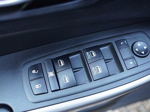 Certified 2022 Jeep Cherokee Limited w/ Elite Package image 24