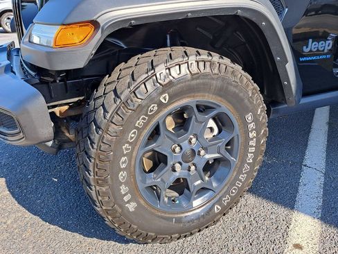 Used 2023 Jeep Wrangler Unlimited AWD/4WD image 18
