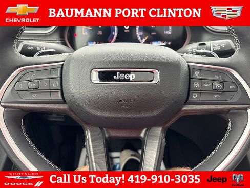 Used 2024 Jeep Grand Cherokee Limited w/ Luxury Tech Group II AWD/4WD image 14