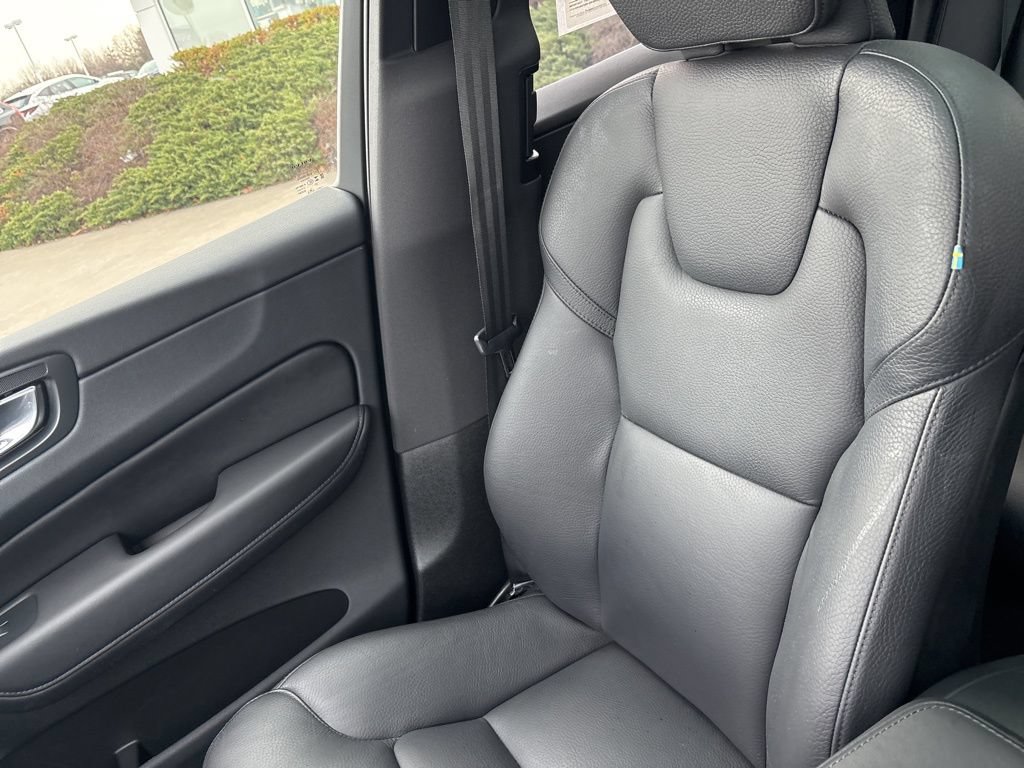 Certified 2023 Volvo XC60 B5 Plus w/ Climate Package AWD/4WD image 33
