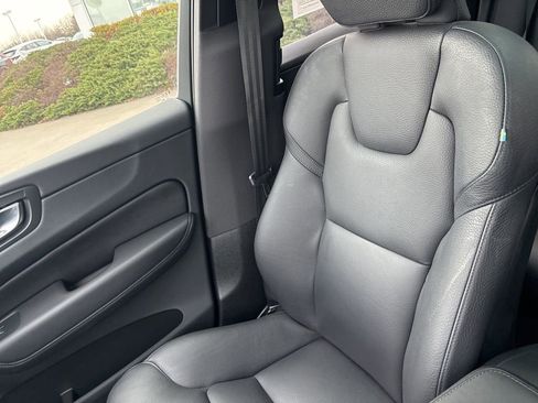 Certified 2023 Volvo XC60 B5 Plus w/ Climate Package AWD/4WD image 33