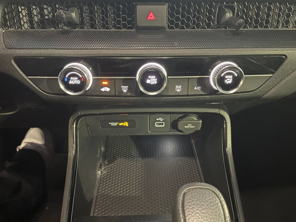 Used 2024 Honda CR-V LX image 11