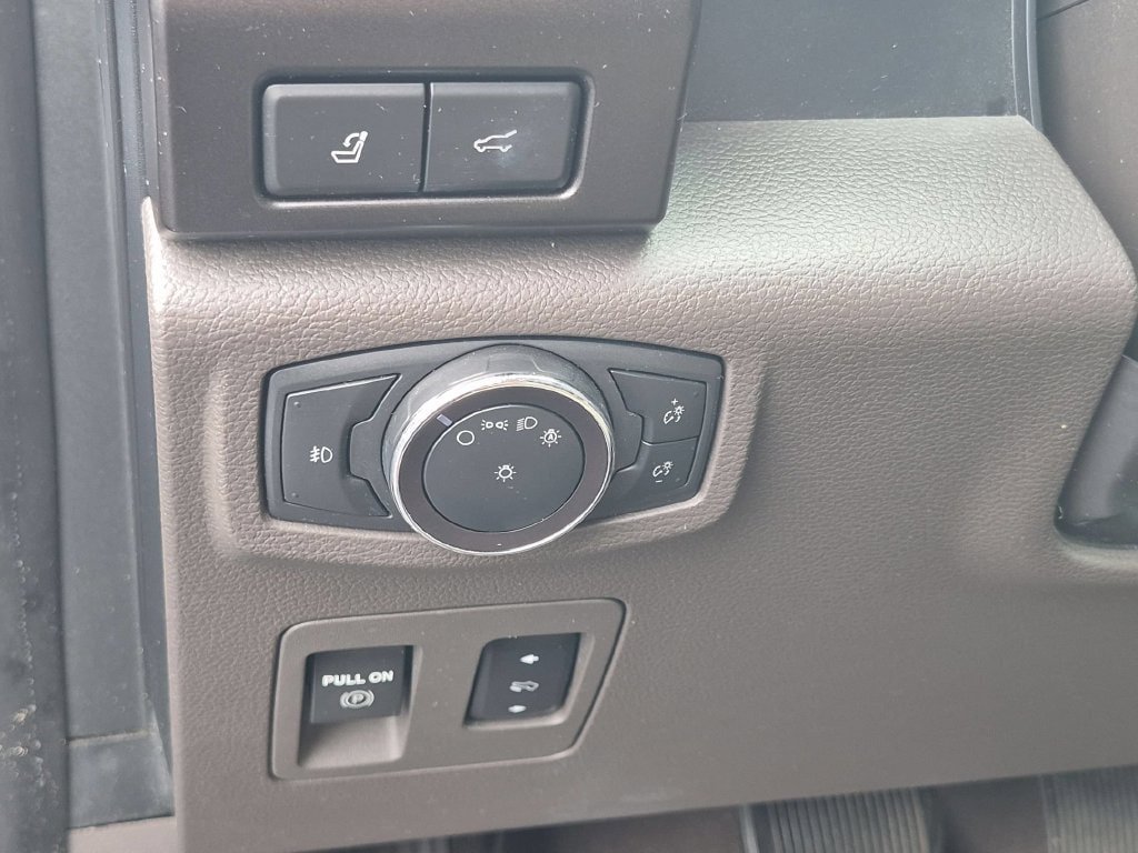 Used 2020 Ford Expedition Limited w/ Equipment Group 301A AWD/4WD image 14