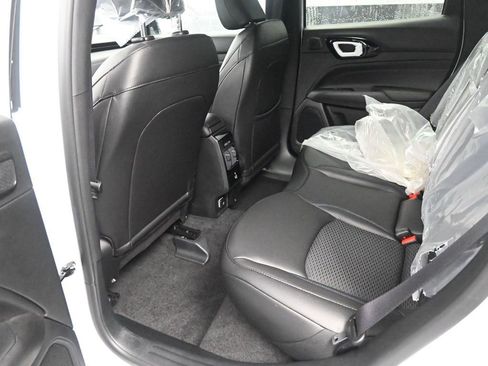 New 2026 Jeep Compass Latitude w/ Sun and Sound Group image 11