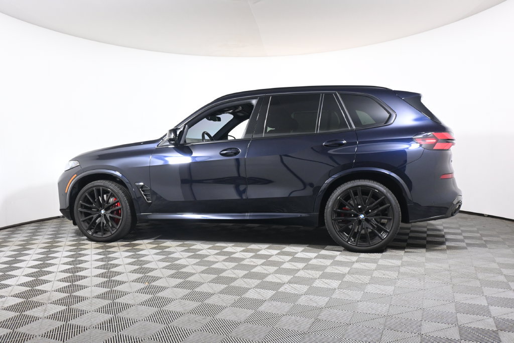 Certified 2026 BMW X5 M60i AWD/4WD image 2