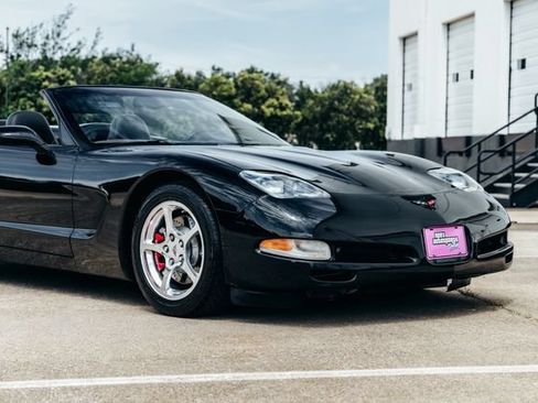 Used 2001 Chevrolet Corvette Convertible w/ Preferred Equipment Group2 RWD image 51