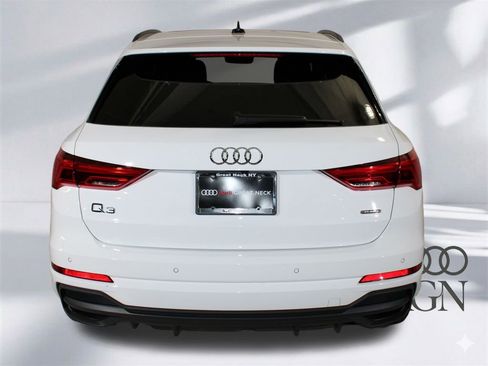 Certified 2025 Audi Q3 2.0T Premium w/ Convenience Package image 23