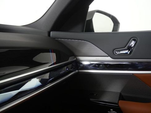 New 2026 BMW i7 xDrive60 w/ Executive Package AWD/4WD image 27