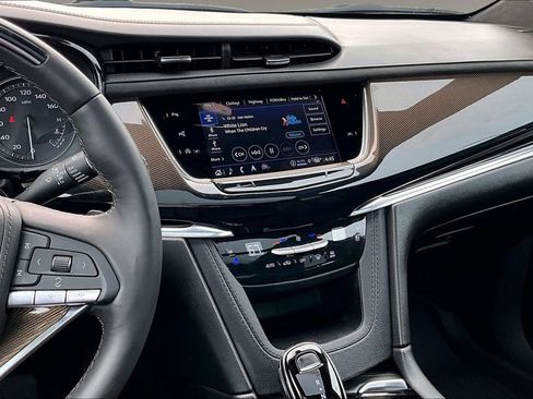 Certified 2025 Cadillac XT6 Premium Luxury w/ Platinum Package AWD/4WD image 6