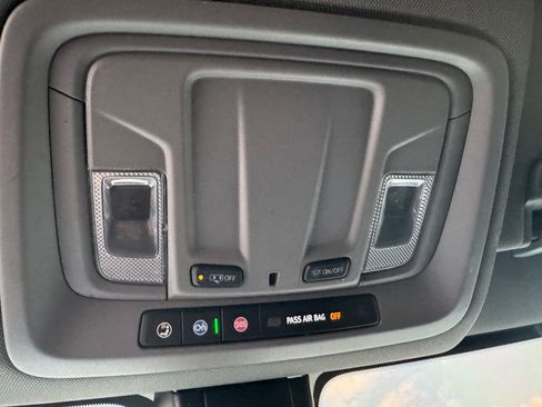 Used 2021 Chevrolet Silverado 2500 Custom w/ Custom Value Package image 5