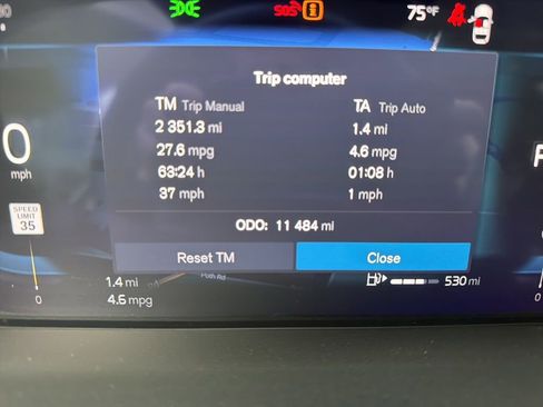 Used 2025 Volvo XC60 B5 Plus AWD/4WD image 7