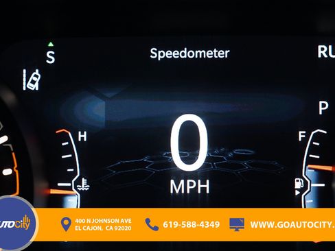 Used 2024 Jeep Compass Latitude image 3