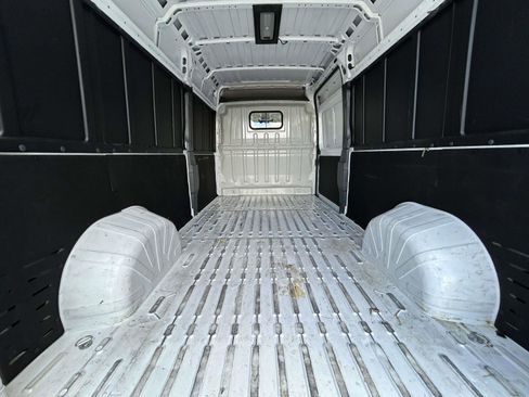 Used 2025 RAM ProMaster 2500 w/ Convenience Group FWD image 15