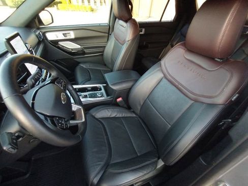 Used 2021 Ford Explorer Platinum w/ Equipment Group 601A image 38