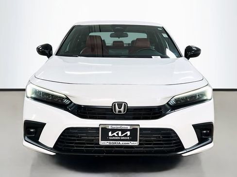 Used 2022 Honda Civic Sport image 2
