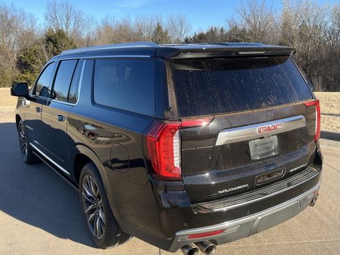Used 2022 GMC Yukon XL Denali w/ Denali Ultimate Package image 2