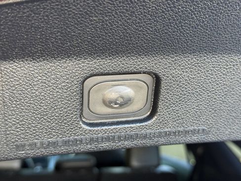 Used 2017 Ford Explorer Limited w/ Equipment Group 301A AWD/4WD image 31