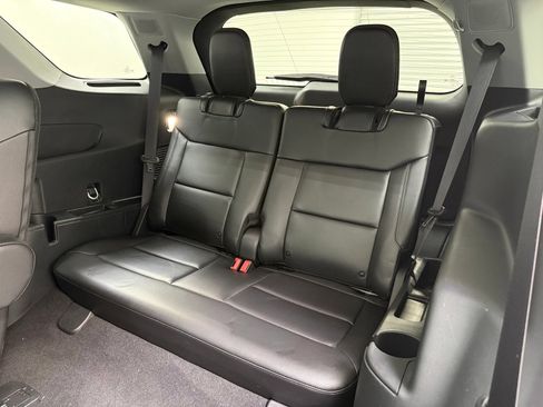 Used 2024 Ford Explorer Limited w/ Limited Technology Package RWD image 22