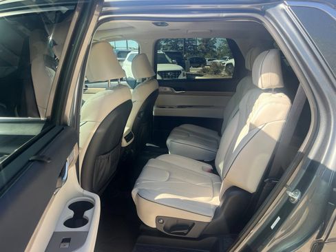 Used 2022 Hyundai Palisade Limited FWD image 20
