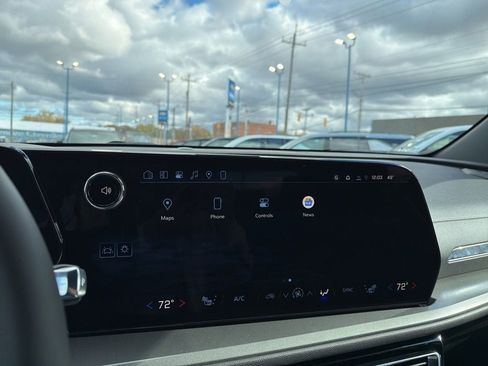 New 2026 Chevrolet Traverse LT image 24