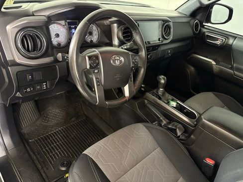 Used 2021 Toyota Tacoma TRD Off-Road image 16