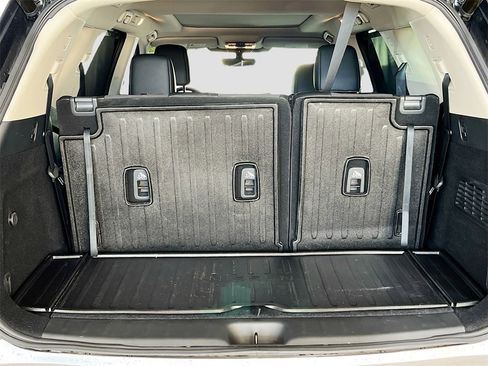 Used 2024 Nissan Pathfinder Platinum image 28