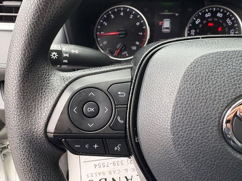 Used 2021 Toyota RAV4 LE image 20