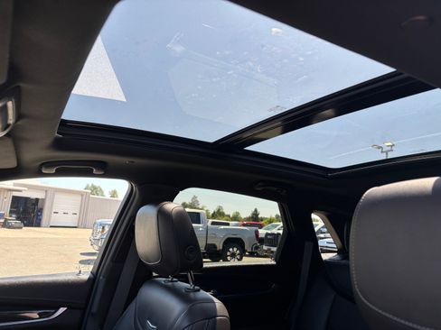 Used 2023 Cadillac XT5 Premium Luxury image 11