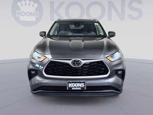 Used 2024 Toyota Highlander LE image 11