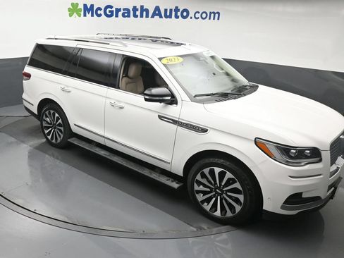 Used 2023 Lincoln Navigator Reserve AWD/4WD image 3