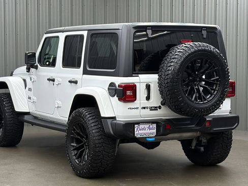 Used 2024 Jeep Wrangler Unlimited w/ Convenience Group AWD/4WD image 3