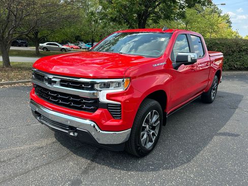 Used 2024 Chevrolet Silverado 1500 LT w/ Safety Package image 4