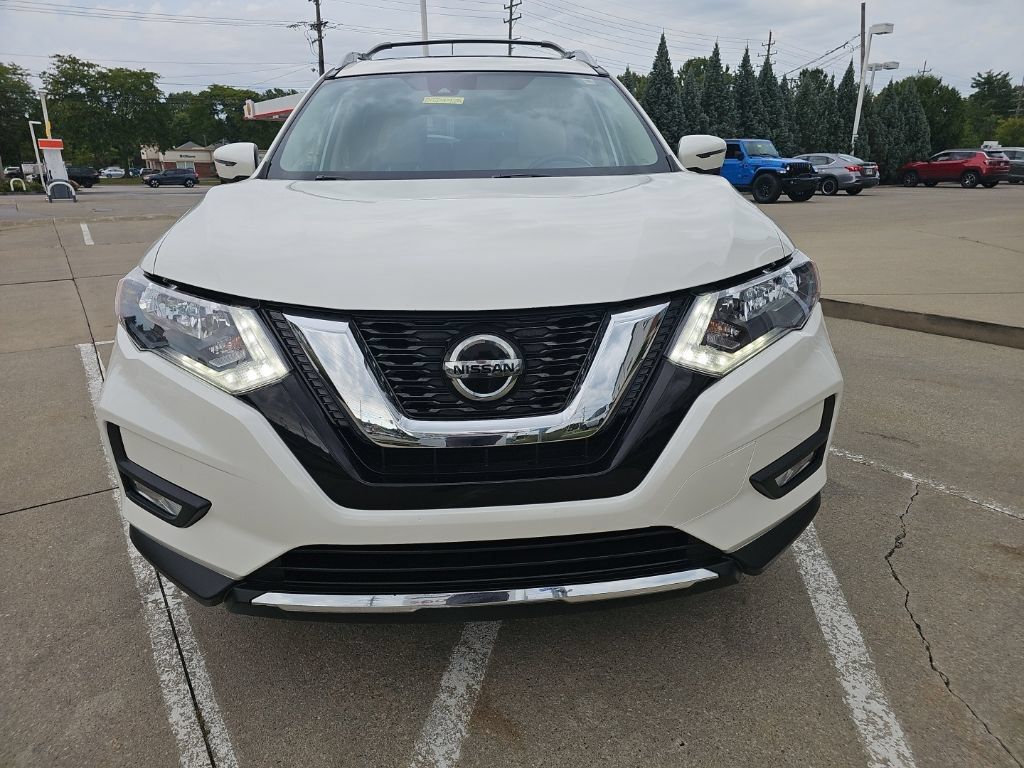 Used 2020 Nissan Rogue SV w/ Sun & Sound Touring Package AWD/4WD image 7