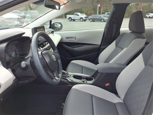 Used 2025 Toyota Corolla LE image 5