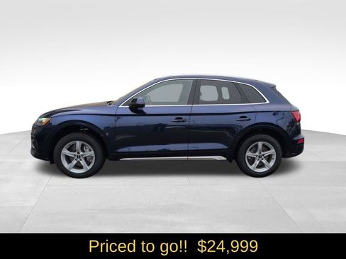 Used 2023 Audi Q5 2.0T Premium w/ Convenience Package image 3