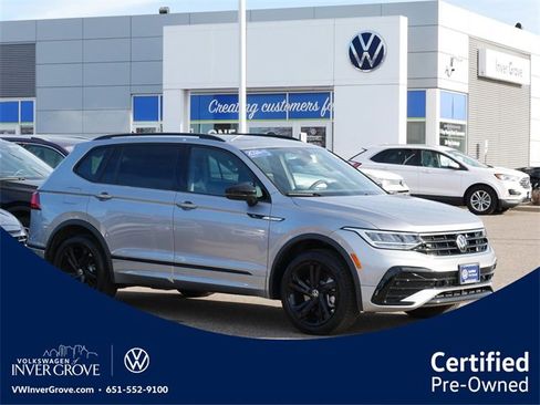 Certified 2024 Volkswagen Tiguan SE R-Line image 1