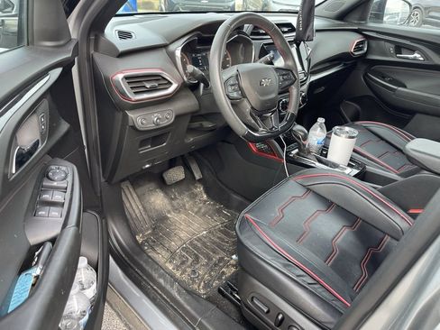 Used 2023 Chevrolet TrailBlazer RS w/ Convenience Package image 9