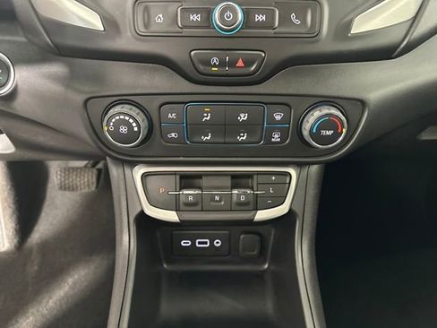 Used 2023 GMC Terrain SLE w/ Elevation Edition image 23