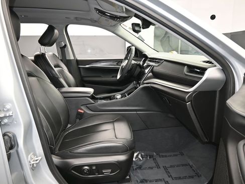 Used 2023 Jeep Grand Cherokee L Limited image 46