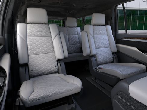 New 2026 Cadillac Escalade ESV Platinum Sport w/ LPO, ONYX Package AWD/4WD image 17