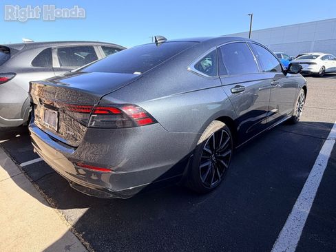 Used 2023 Honda Accord Touring image 4