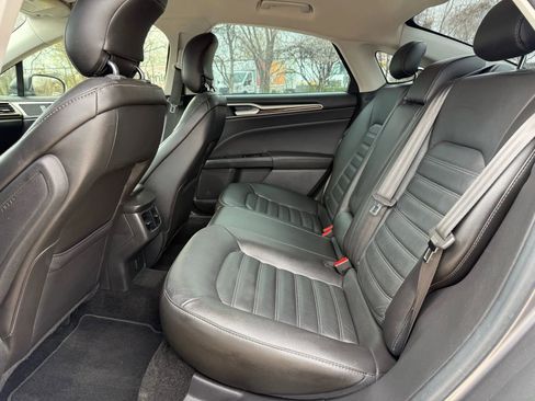 Used 2014 Ford Fusion SE w/ Equipment Group 202A image 10