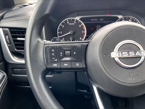 Used 2024 Nissan Rogue SV FWD image 23