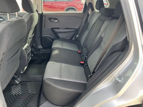 Used 2021 Nissan Rogue SV image 23