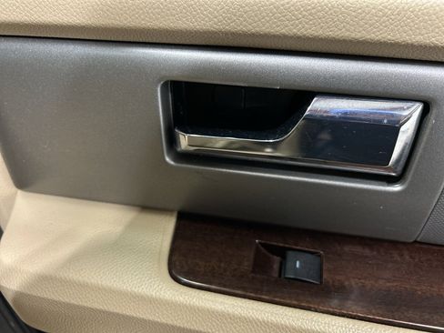 Used 2013 Ford Expedition EL XLT image 28