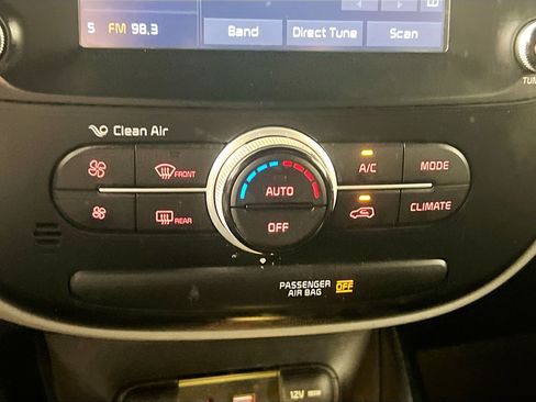 Used 2018 Kia Soul + FWD image 25