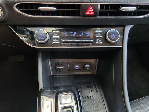 Used 2022 Hyundai Sonata Limited FWD image 19