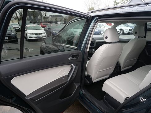 Used 2019 Volkswagen Tiguan SE image 21