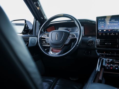 Used 2024 Lincoln Navigator Black Label image 26